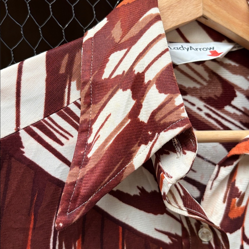 Vintage 1970's Lady Arrow Abstract Print Long Sleeve Button Up Shirt - Picture 6 of 15